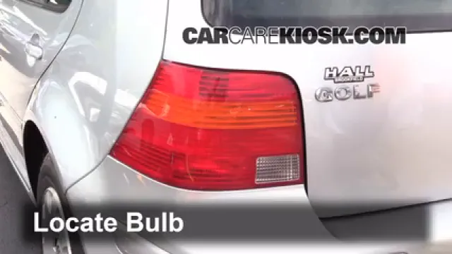 2003 Volkswagen Golf GL 2.0L 4 Cyl. (4 Door) Éclairage Feu clignotant arrière (remplacer l'ampoule)